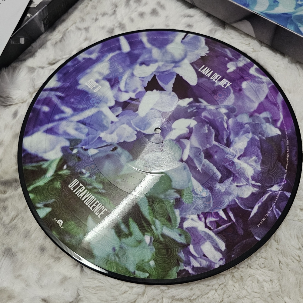 Lana Del Rey Ultraviolence Limited Edition Box Set on Picture Disc Vinyl 2LP/CD - Picture 7 of 14